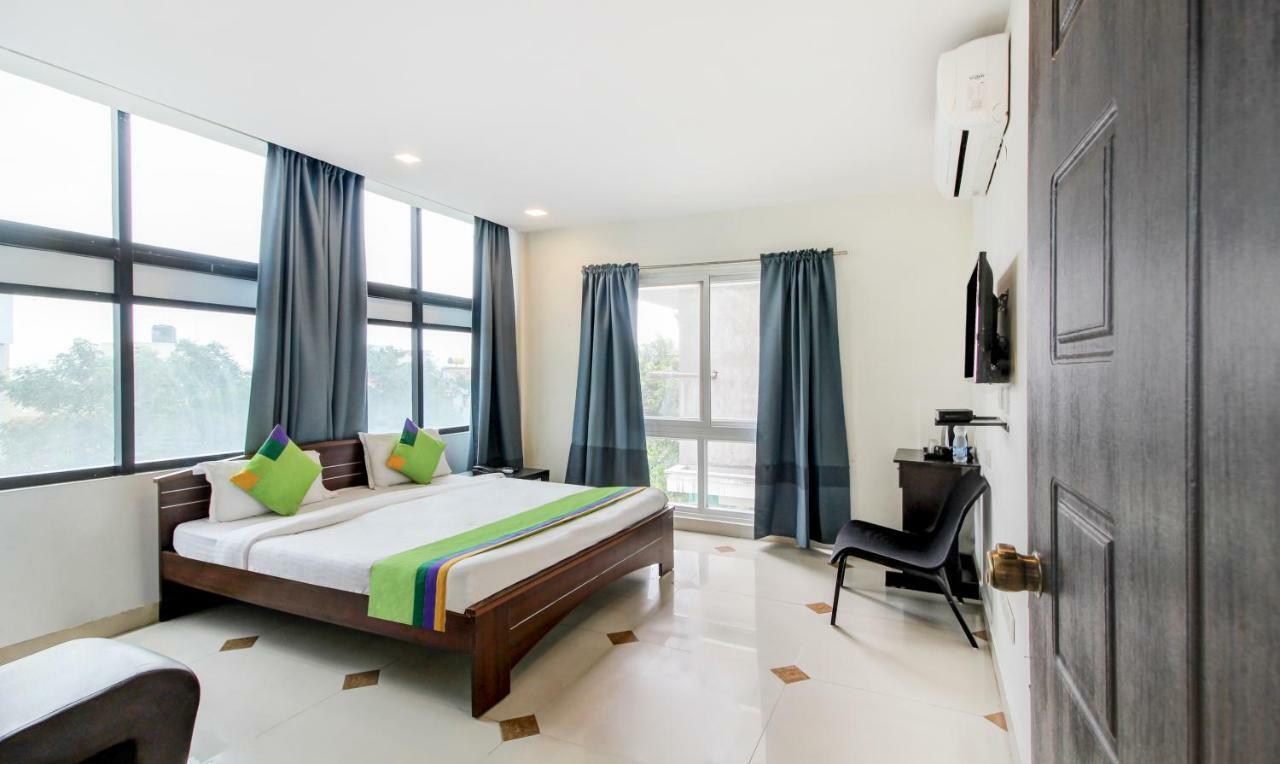 Hotel Treebo Srico, Banjara Hills Hyderabad Esterno foto