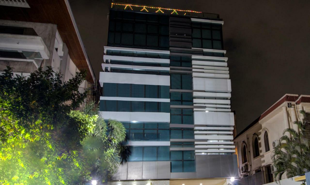 Hotel Treebo Srico, Banjara Hills Hyderabad Esterno foto