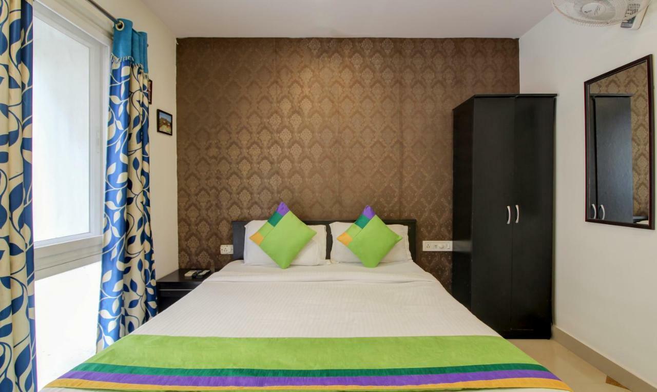 Hotel Treebo Srico, Banjara Hills Hyderabad Esterno foto