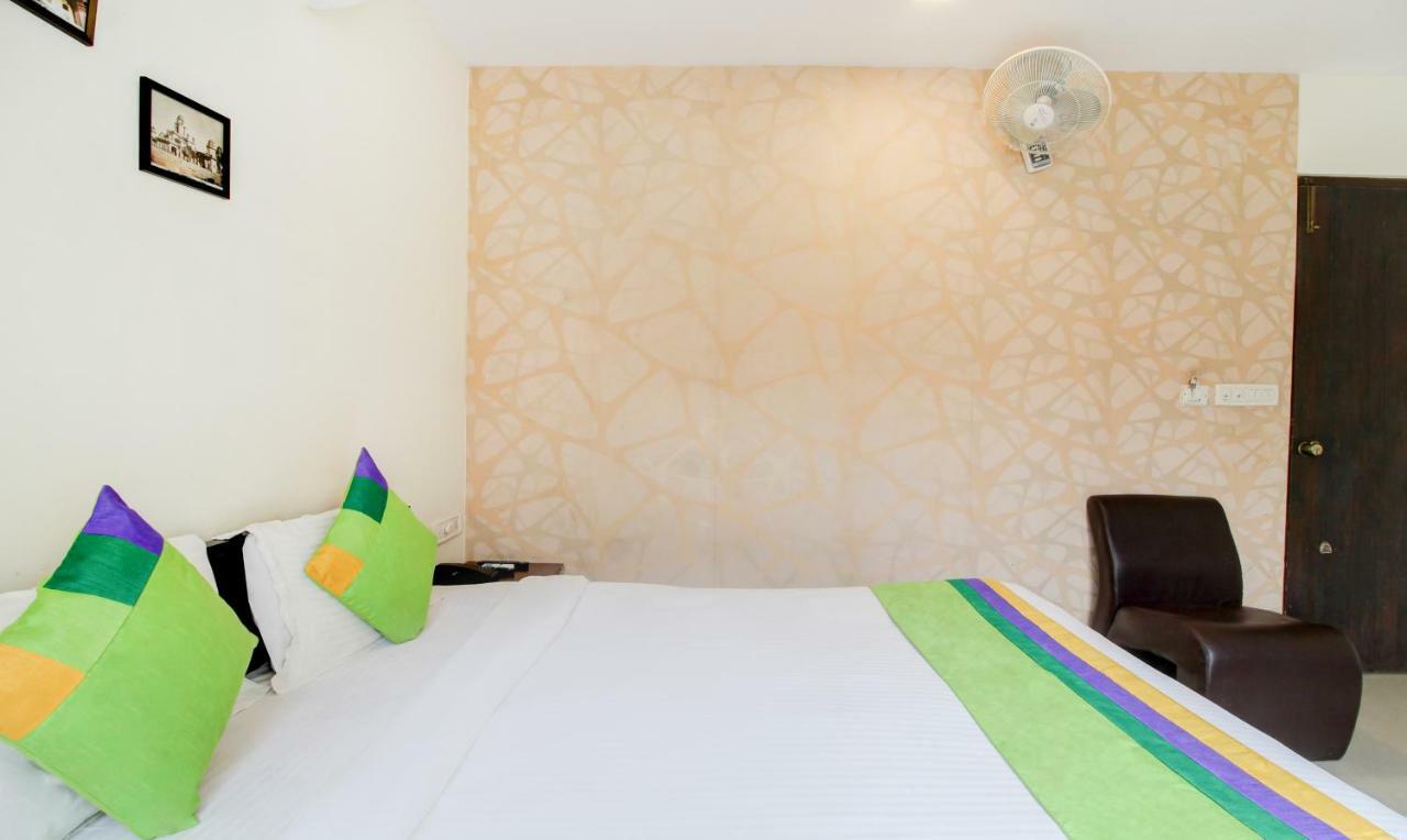 Hotel Treebo Srico, Banjara Hills Hyderabad Esterno foto
