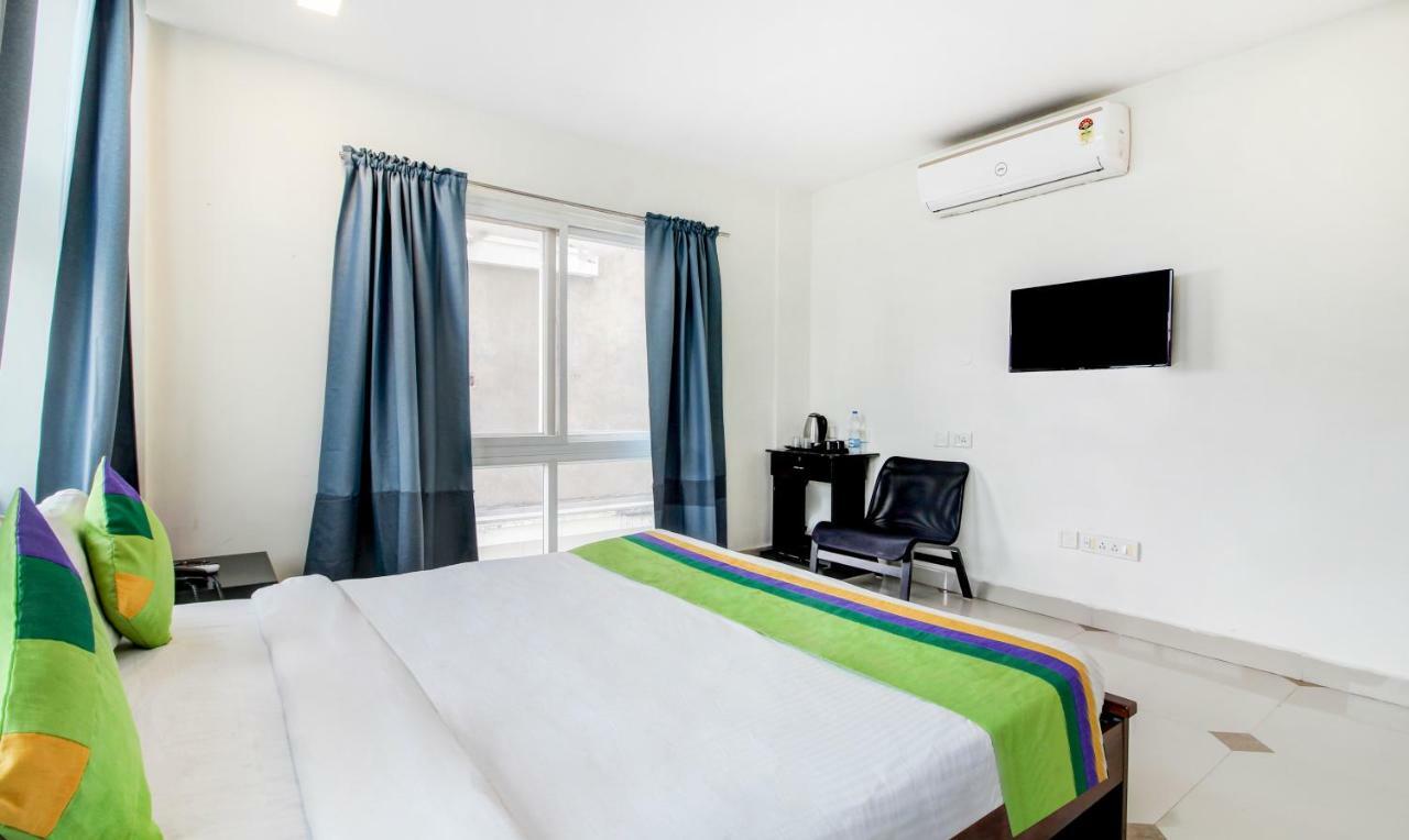 Hotel Treebo Srico, Banjara Hills Hyderabad Esterno foto